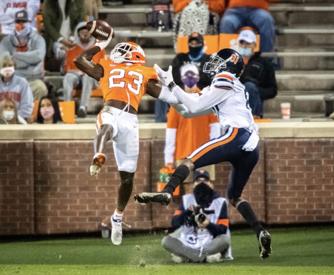 Trevor Lawrence throws 3 TD passes, No. 1 Clemson rolls