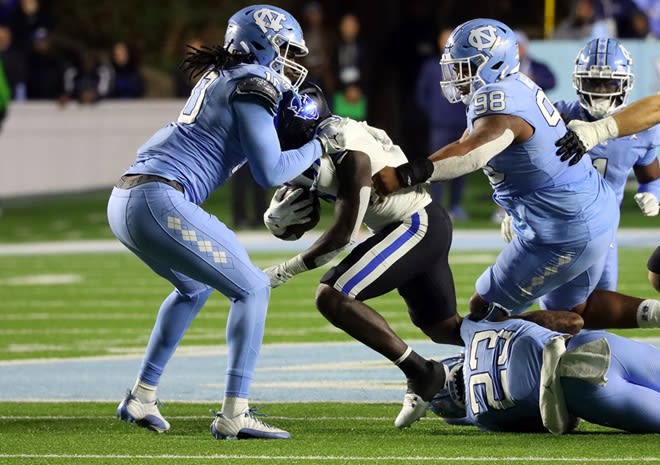 Even with some injury issues, Des Evans has played 1,344 defensive snaps for the Tar Heels.