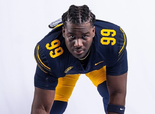 Texas defensive lineman Xavier Ukponu is one of the top uncommitted recruits who visited Cal this offseason.