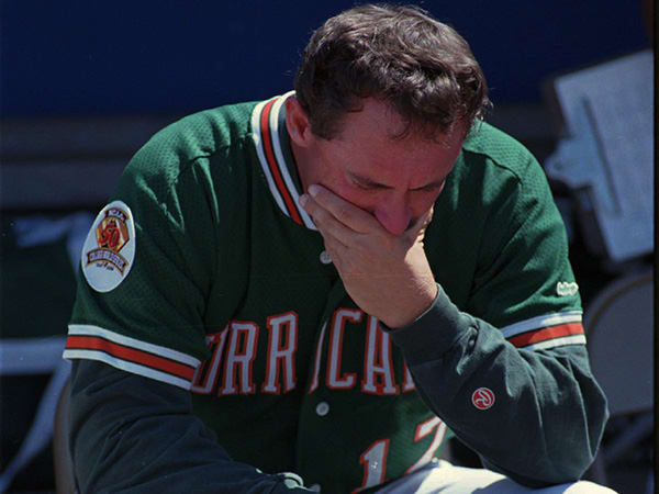 Turtle Thomas sits dejected after Warren Morris' home run gave LSU, Bertman and Bianco the 1996 national title.