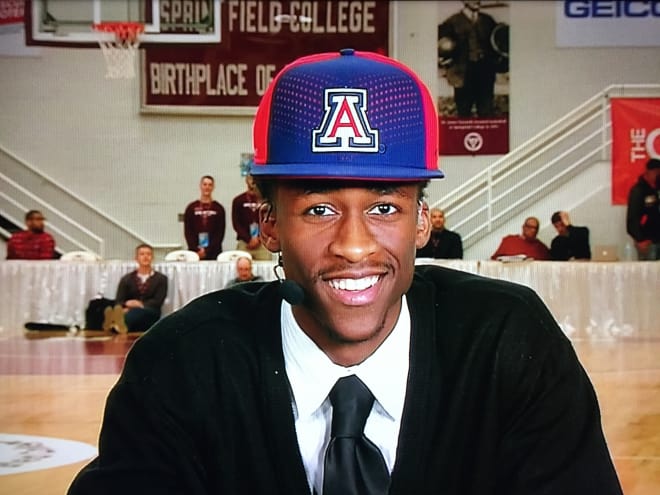 Five-star guard Kobi Simmons committed to Arizona on Saturday.