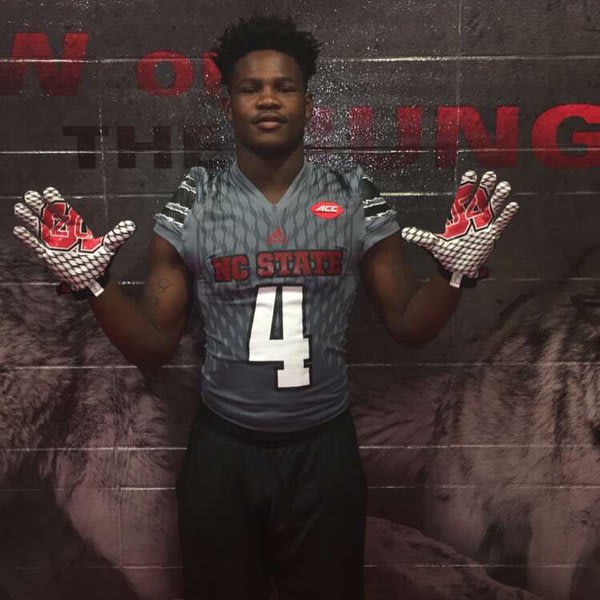 Raven Saunders committed to NC State Saturday afternoon.