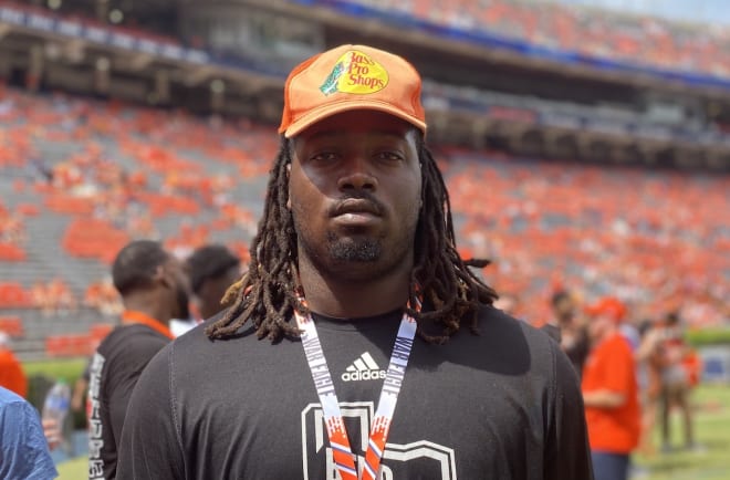 Derick Hunter is planning to return to Auburn on an official visit.