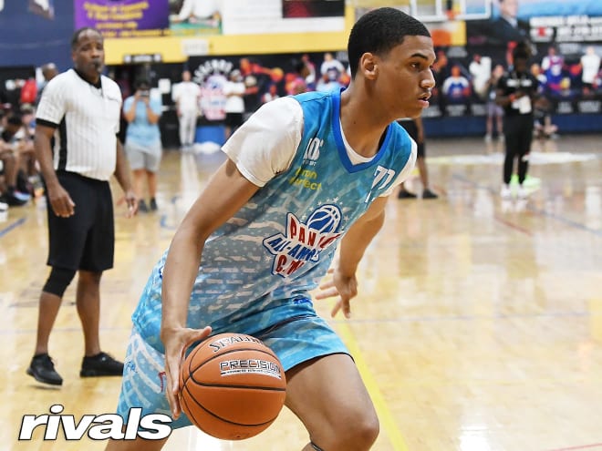 Jalen Hooks has set his visit for Indiana. 