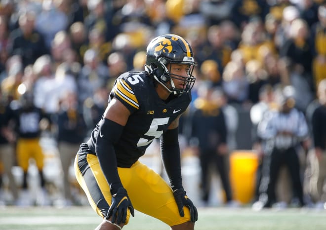 Former Iowa LB Jestin Jacobs is heading to Oregon