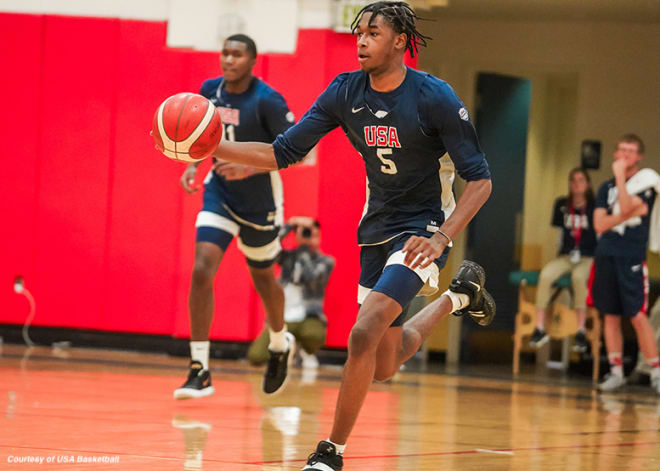 Michigan Wolverines basketball is is in on 2022 four-star guard Justice Williams.