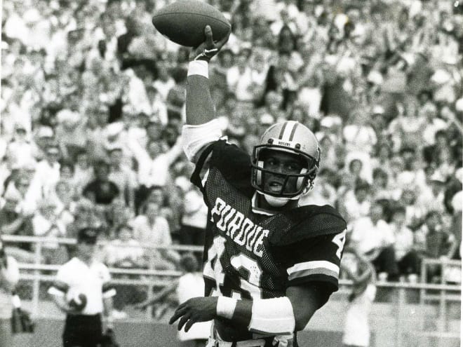 Wallace began his Purdue career in 1982 on defense before shifting to offense as a junior in 1984.