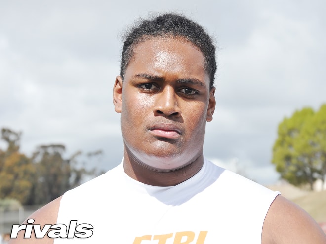 UCLA is one of eight offers for OL Joshua Simmons.