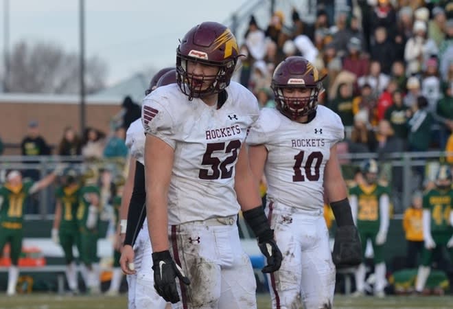 Offensive lineman Luke Eckardt is the second prospect from Illinois to sign with Arizona for 2021.