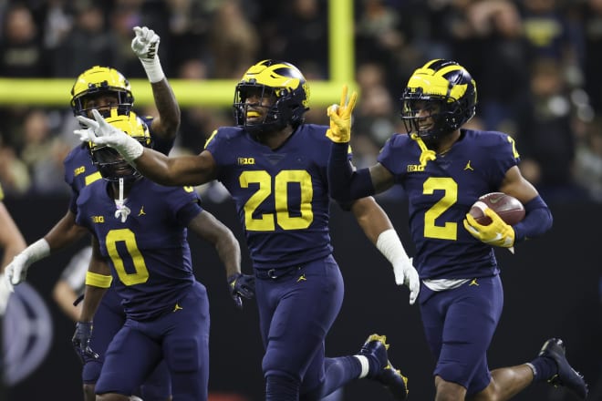 PFF names top ten returning college football cornerbacks in 2022