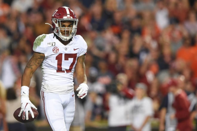 Mac Jones is 'really leading this team,' per Alabama WR Jaylen Waddle