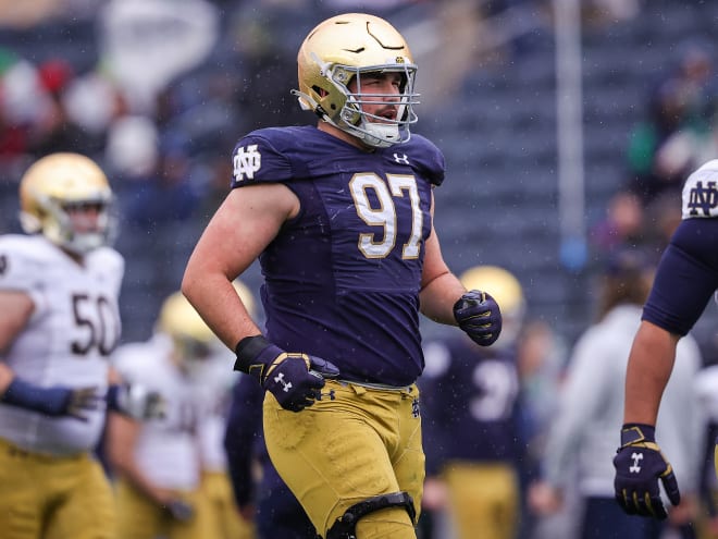 Notre Dame junior defensive tackle Gabriel Rubio suffered a knee injury against Navy.