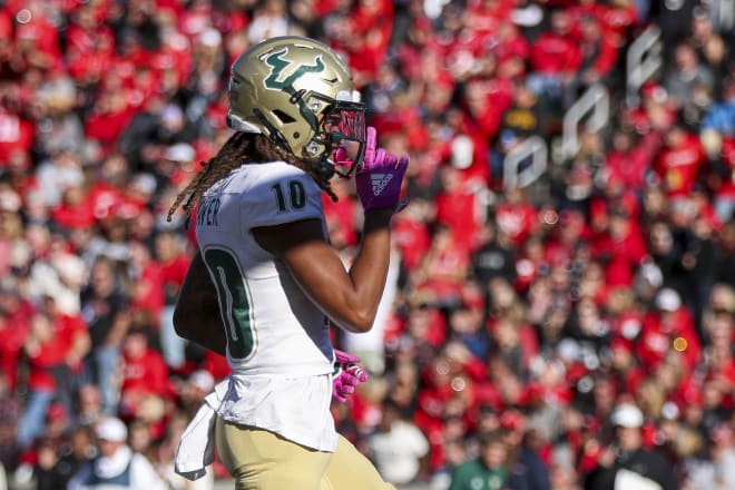 South Florida Bulls wide receiver Xavier Weaver (10) reacts after scoring a touchdown against the Cincinnati Bearcats in the second half at Nippert Stadium. Photo |  Katie Stratman-USA TODAY Sports