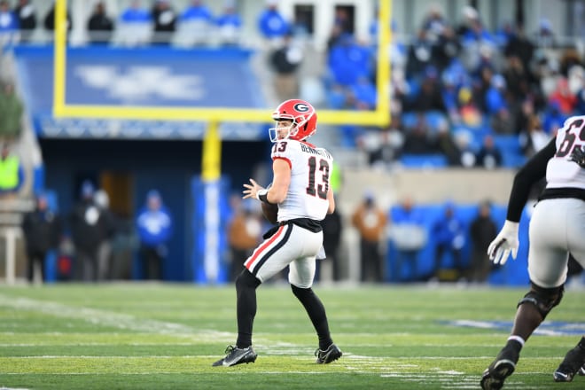 Stetson Bennett attempts a pass against Kentucky. (Radi Nabulsi/UGASports.com)