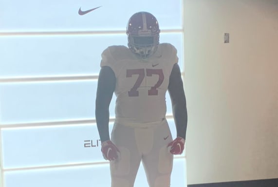 Jaeden Roberts posing for pictures at Alabama's Junior Day.
