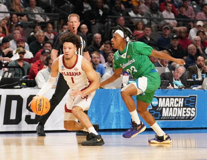 Alabama Crimson Tide guard Mark Sears (1) is defended by Texas A&M-CC Islanders guard Ross Williams (23) during the first half in the first round of the 2023 NCAA Tournament at Legacy Arena. Photo | Marvin Gentry-USA TODAY Sports
