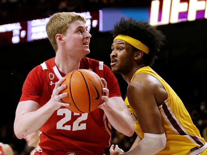 Minnesota native Steven Crowl scored a game-high 20 points in his first college game at Williams Arena