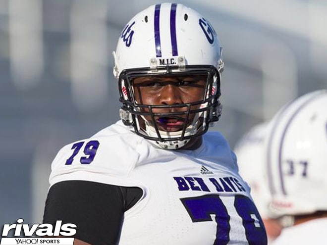 Dawand Jones is still trying to decide on schools for his last two official visits. 