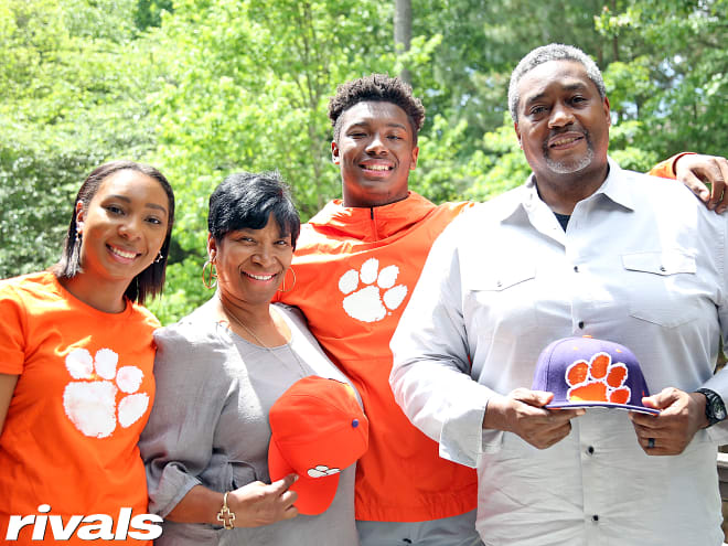 Inside Clemson football LB Barrett Carter's mindset ahead of 2023 season