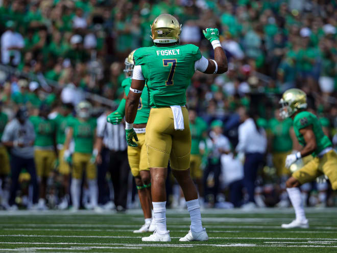 Defensive end Isaiah Foskey was named Notre Dame's Defensive Player of the Week.