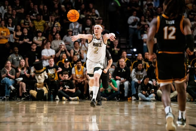 Cameron Hildreth makes a pass up the court against App State. 