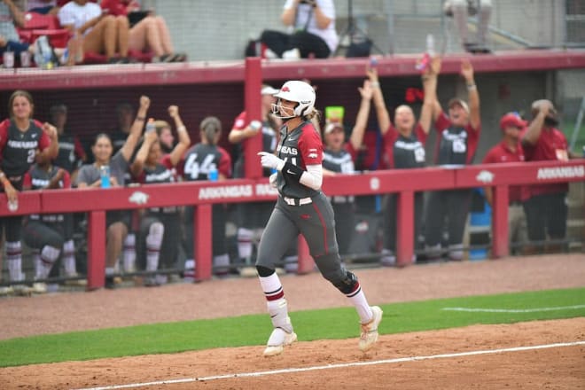 Arkansas Razorbacks stars KB Sides Danielle Gibson deliver