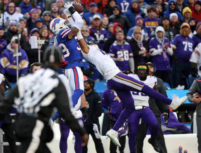 Former LSU wide receiver Justin Jefferson makes a spectacular one-hand catch to keep alive a scoring drive late in regulation play Sunday at Buffalo. The Vikings won 33-30 in overtime.