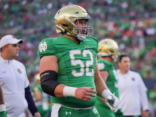 Zeke Correll announced his plans to enter the transfer portal on Monday. He is the third Notre Dame football player to do so since the regular season concluded. 