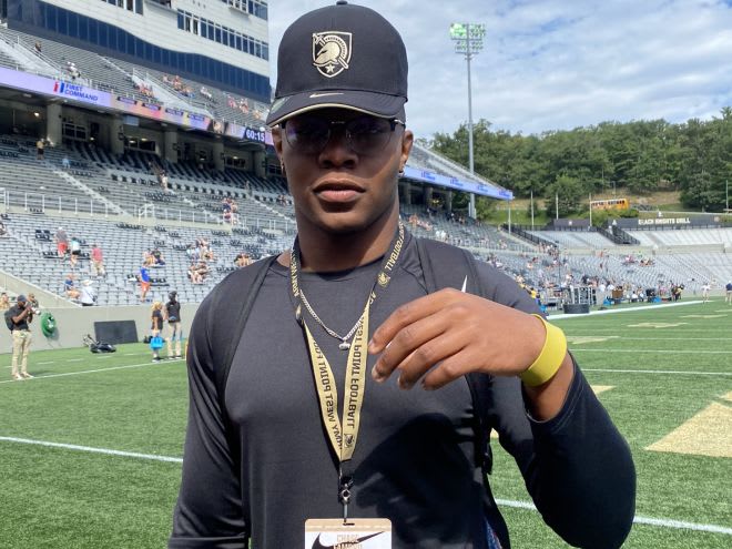DE and 2022 Army Black Knights’ commit, Chase Fambro