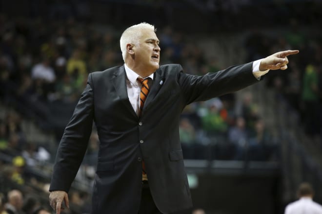 Oregon State head coach Wayne Tinkle