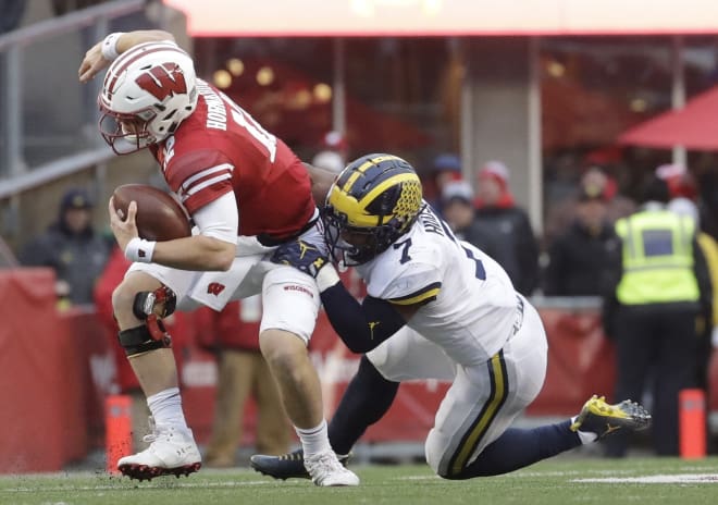 Michigan sophomore viper Khaleke Hudson tied for the team lead with nine tackles against Wisconsin.