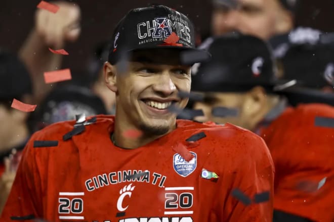 Cincinnati Bearcats quarterback Desmond Ridder vs. Notre Dame Fighting Irish football