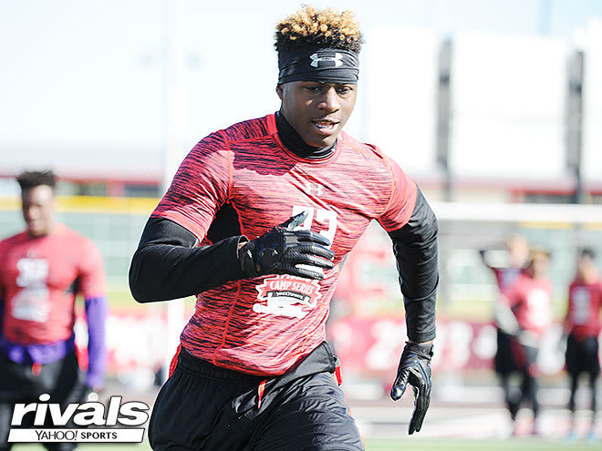 Fields, a 6-2, 190-pounder from Midwest City (Okla.) High, is listed as the No. 14 player in Oklahoma and the No. 47 safety in the nation by Rivals.com.