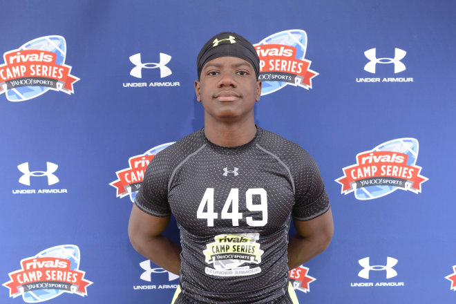 Shawnee Mission (Kansas) Bishop Miege three-star 2017 wide receiver Jafar Armstrong committed to Notre Dame Jan. 29 following an official visit.