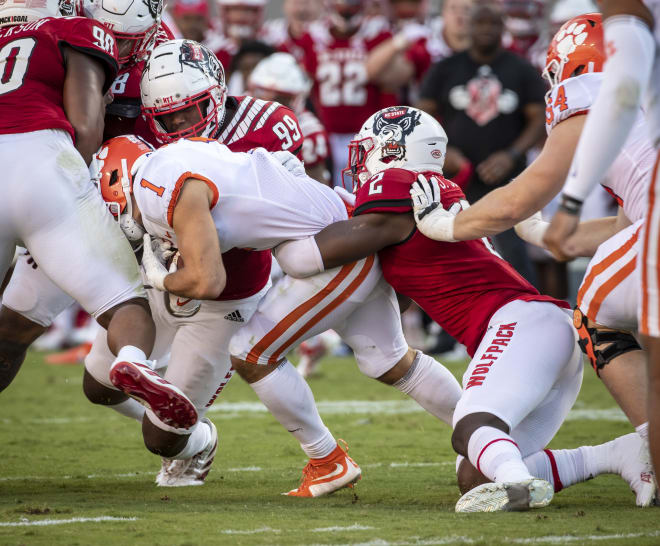 NC State Wolfpack football linebacker Jaylon Scott