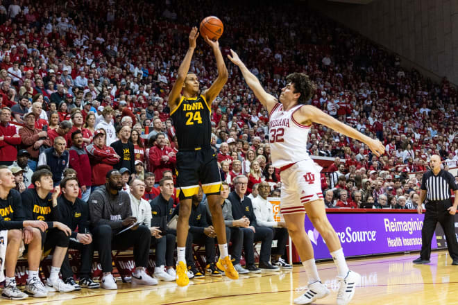 Kris Murray cans a 3-pointer to fuel Iowa's blowout win over Indiana. 