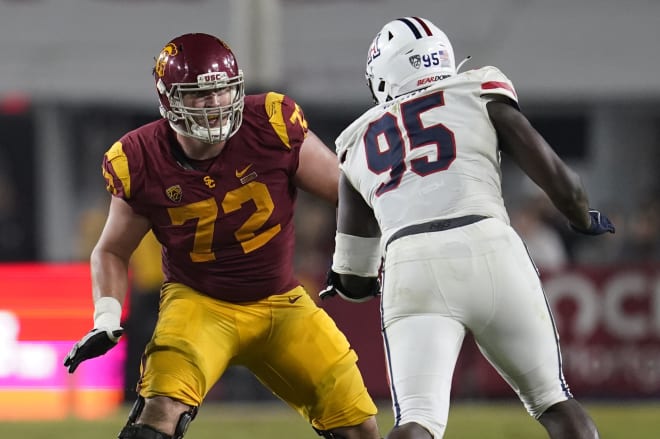 USC left guard/left tackle Andrew Vorhees had his best season as a Trojan in 2021.