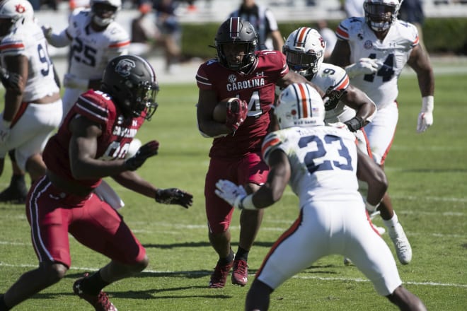 South Carolina running back Deshaun Fenwick breaks off a run against Auburn.