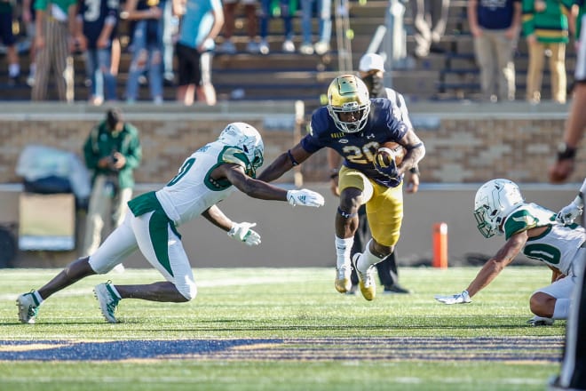 Notre Dame Fighting Irish Football Running Back C Bo Flemister Charged With Leaving The Scene Of An Accident