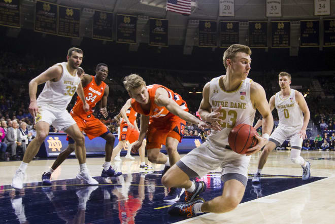 Notre Dame has won the last two times it played Syracuse on the road.