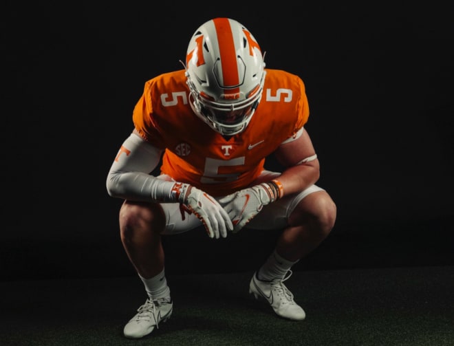 2024 Rivals150 defensive end Kellen Lindstorm committed to Tennessee on Friday.