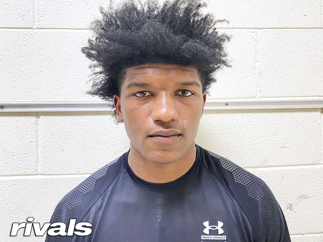 Charlotte (N.C.) Chambers High senior wide receiver Arrion Concepcion verbally committed to NC State on Friday.