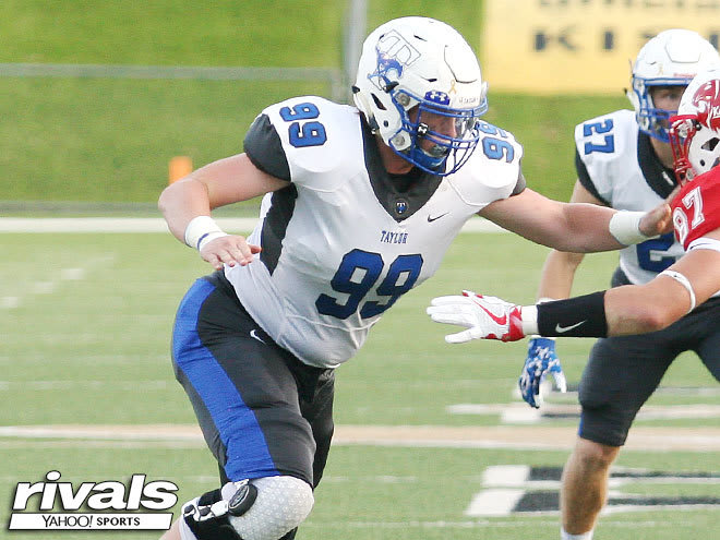 Texas defensive end Max Wright added Notre Dame to his offer list Sunday evening.