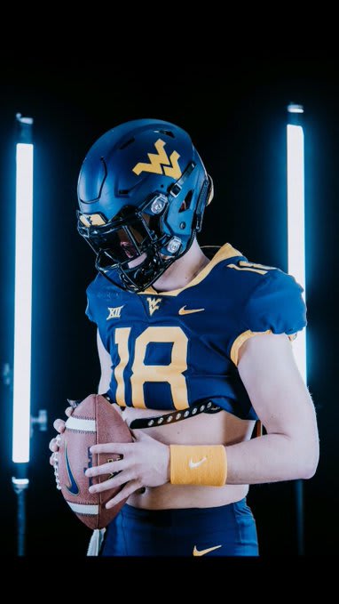Crowder has committed to the West Virginia Mountaineers football program. 