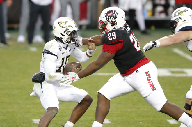 NC State Wolfpack football defensive lineman Alim McNeill