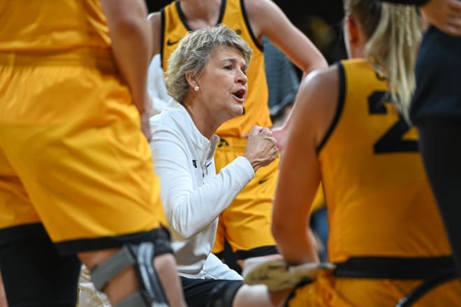 Lisa Bluder and the Hawkeyes are looking to repeat at the top of the Big Ten. 