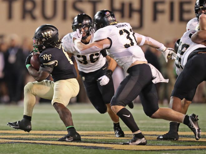 LB Leo Lowin (#31) in action in 2022 against Wake Forest