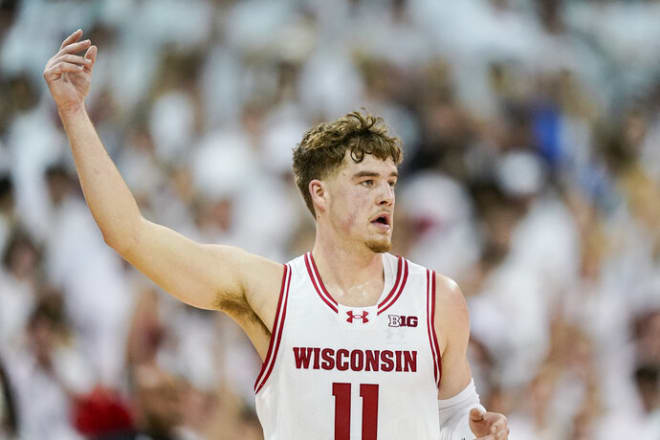 Max Klesmit scores 21 points as Wisconsin Badgers knock off No.3 Marquette