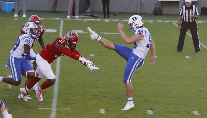 NC State Wolfpack football linebacker Vi Jones