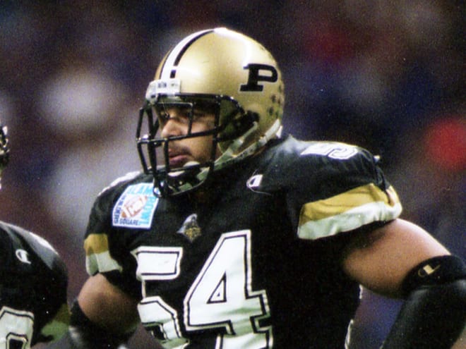 Alan's sixth pick Chike Okeafor was huge in the 1998 Alamo Bowl win over No. 4 Kansas State.